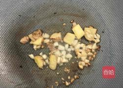 西芹炒墨鱼的做法图解3