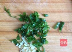 牛肉丸子菠菜汤的做法图解2