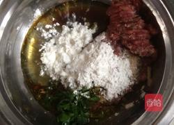 牛肉丸子菠菜汤的做法图解3