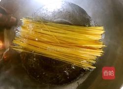 黑椒意面的做法图解2