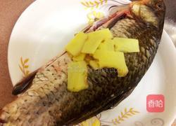 红烧豆腐番茄鲫鱼的做法图解1