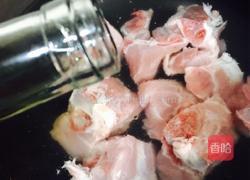 㔫骨莲藕汤的做法图解4