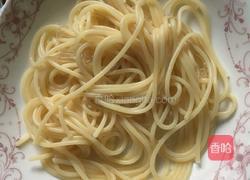 古龙肉酱意面的做法图解2