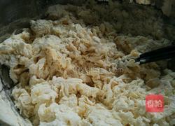 虾皮鸡蛋包菜饺子的做法图解2