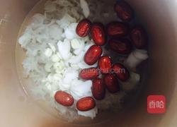 银耳莲子红枣百合汤的做法图解3