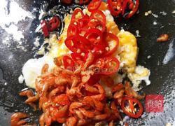 鸡蛋虾仁红椒粉丝面(中氏龙卷风面)的做法图解9