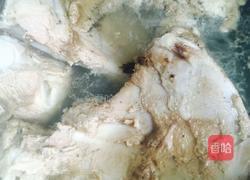 炸猪皮拆骨肉粉丝汤的做法图解3