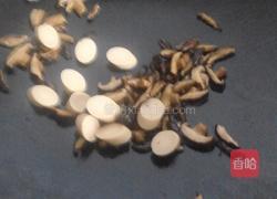 香菇焖饭的做法图解4