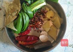 红烧肉炖鸡腿粉条的做法图解4