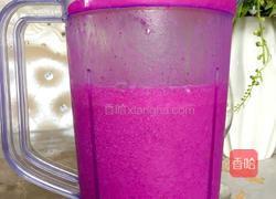 香蕉牛奶火龙果思慕雪的做法图解5