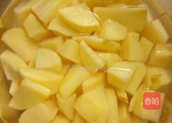 红烧土豆的做法图解1