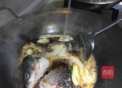 家常炖鱼的做法图解14