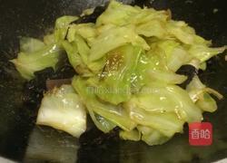 手撕包菜炒木耳的做法图解7