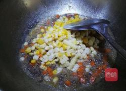 玉米胡萝卜肉粒的做法图解5