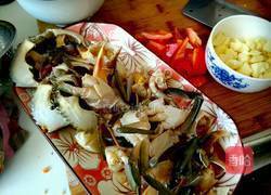 蒜香大闸蟹的做法图解2