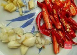 芹菜牛肉的做法图解2