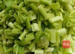 芹菜牛肉的做法图解3