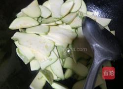 清炒嫩南瓜的做法图解5