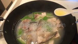 丝瓜豆腐鱼头汤的做法图解8