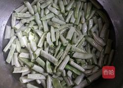 豆角沾卷子一锅鲜的做法图解1