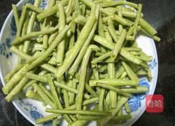 清炒豇豆的做法图解1