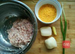 红烧狮子头的做法图解1