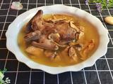 松茸炖鸽子汤