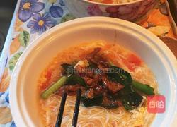 番茄青菜肉丝鸡蛋面的做法图解1