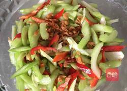 海米拌西芹的做法图解3