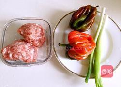猪肉青椒馅饺子的做法图解3