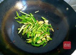 青椒木耳肉丝的做法图解7