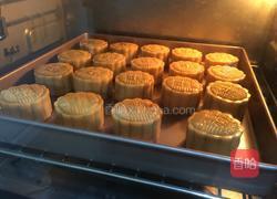 蛋黄豆沙月饼的做法图解21