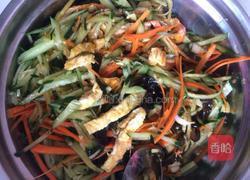 凉拌黄瓜木耳鸡蛋丝的做法图解7