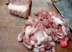 青椒炒肉片的做法图解1