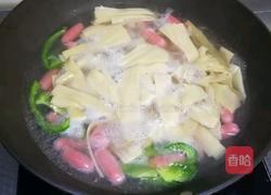 干豆腐炒亲亲肠的做法图解3