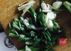 酥肉菠菜排骨汤的做法图解1