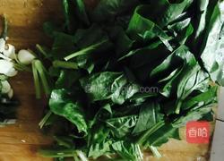 酥肉菠菜排骨汤的做法图解2