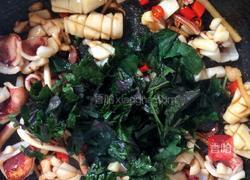 紫苏炒鱿鱼的做法图解4