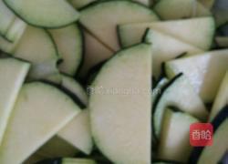 小红虾炒嫩方瓜的做法图解1