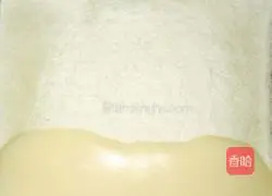 Illustration of how to make banana toast rolls 6