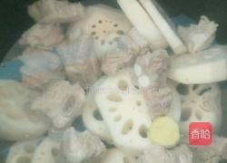 莲藕山药排骨汤的做法图解5