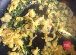 鸡蛋炒包谷饭的做法图解3