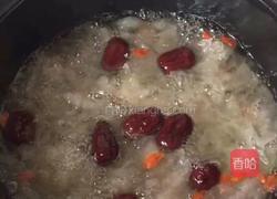 银耳红枣桂圆汤的做法图解2