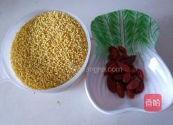 枸杞小米粥的做法图解1