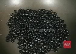 椒盐黑豆的做法图解1