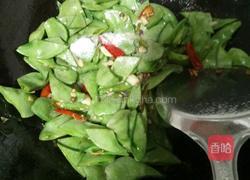 扁豆炒瘦肉片的做法图解9