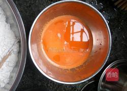 胡萝卜手擀面的做法图解1