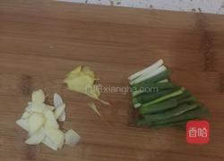 腊肉炒辣椒的做法图解3