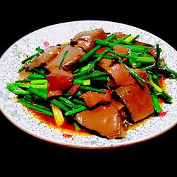 韭菜花炒鸭血的做法[图]