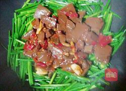 韭菜花炒鸭血的做法图解9